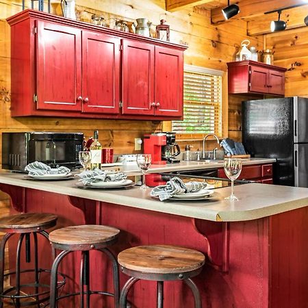 Charming Cabin W/ Hot Tub, Game Room, Top Location Pigeon Forge Εξωτερικό φωτογραφία