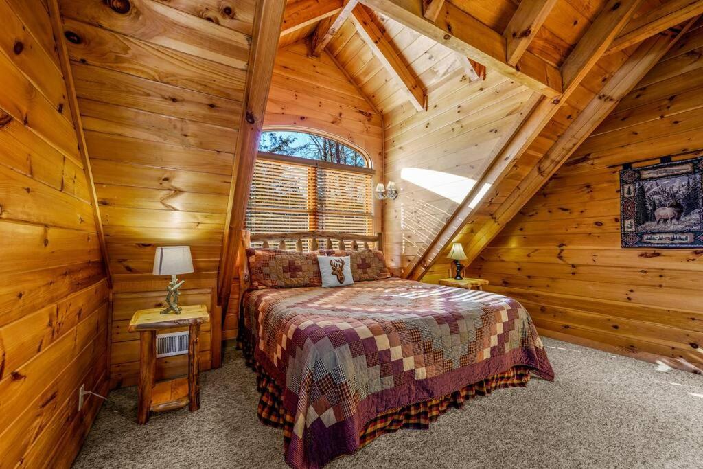 Charming Cabin W/ Hot Tub, Game Room, Top Location Pigeon Forge Εξωτερικό φωτογραφία