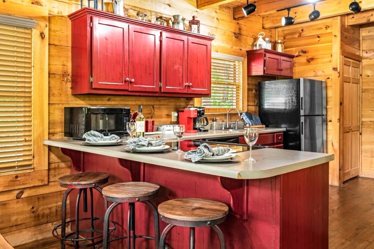 Charming Cabin W/ Hot Tub, Game Room, Top Location Pigeon Forge Εξωτερικό φωτογραφία