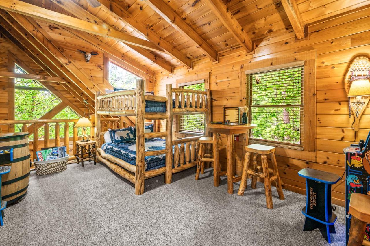 Charming Cabin W/ Hot Tub, Game Room, Top Location Pigeon Forge Εξωτερικό φωτογραφία