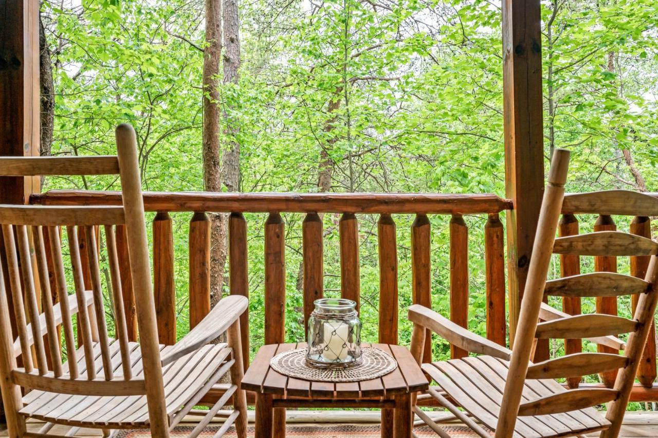 Charming Cabin W/ Hot Tub, Game Room, Top Location Pigeon Forge Εξωτερικό φωτογραφία